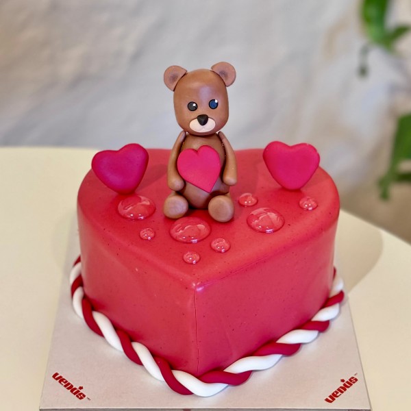 Ayıcıklı Kırmızı Kalp