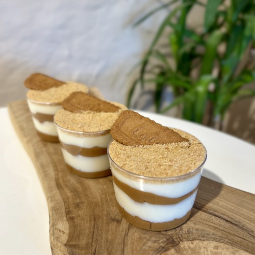 Lotus bisküvili muhallebi;   Lotus’un eşsiz karamelize lezzetiyle zenginleşen harika bir tatlıdır.